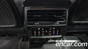 Audi Q8 55 TFSI 4WD Premium 2023 года из Южной Кореи