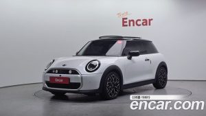 Mini Cooper Favoured 2025 года из Южной Кореи