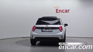 Mini Cooper Favoured 2025 года из Южной Кореи