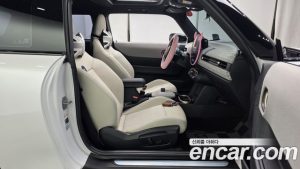 Mini Cooper Favoured 2025 года из Южной Кореи