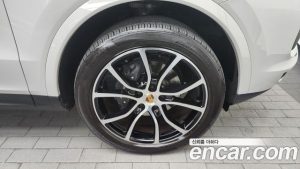 Porsche Cayenne 3.0 Coupe 2023 года из Южной Кореи