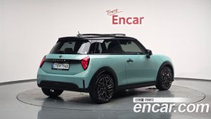 Mini Cooper Favoured 2025 года из Южной Кореи