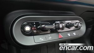 Mini Cooper Favoured 2025 года из Южной Кореи
