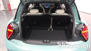 Mini Cooper Favoured 2025 года из Южной Кореи