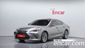 Lexus ES Luxury Plus 2023 года из Южной Кореи