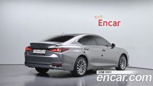 Lexus ES Luxury Plus 2023 года из Южной Кореи