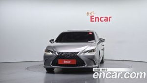 Lexus ES Luxury Plus 2023 года из Южной Кореи