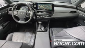 Lexus ES Luxury Plus 2023 года из Южной Кореи