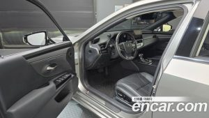 Lexus ES Luxury Plus 2023 года из Южной Кореи