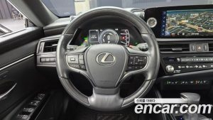 Lexus ES Luxury Plus 2023 года из Южной Кореи
