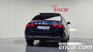 Mercedes-Benz E-Class E300 4MATIC AMG Line 2024 года из Южной Кореи