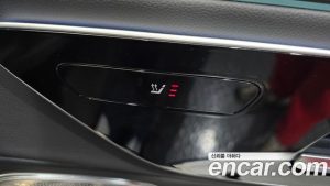 Mercedes-Benz E-Class E300 4MATIC AMG Line 2024 года из Южной Кореи