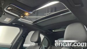 Mercedes-Benz E-Class E300 4MATIC AMG Line 2024 года из Южной Кореи