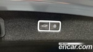 Genesis G90 Бензин 3.5 Turbo e-S/C AWD 2025 года из Южной Кореи