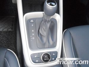 Hyundai Venue 1.6 Flux 2025 года из Южной Кореи