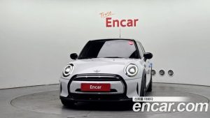 Mini Cooper 5Door CLASSIC 2024 года из Южной Кореи