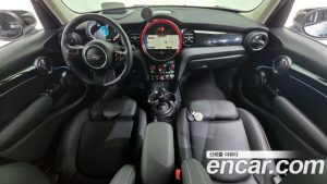 Mini Cooper 5Door CLASSIC 2024 года из Южной Кореи
