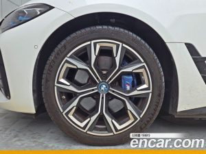 BMW i4 eDrive40 M Sport PRO 2024 года из Южной Кореи