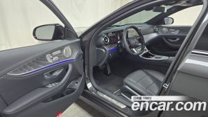 Mercedes-Benz E-Class E350 4MATIC AMG Line 2023 года из Южной Кореи