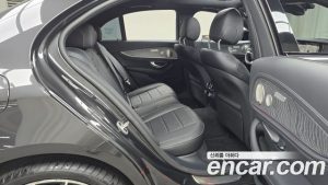 Mercedes-Benz E-Class E350 4MATIC AMG Line 2023 года из Южной Кореи