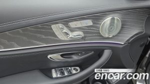 Mercedes-Benz E-Class E350 4MATIC AMG Line 2023 года из Южной Кореи