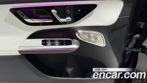 Mercedes-Benz GLC-Class GLC300 4MATIC AMG Line 2025 года из Южной Кореи