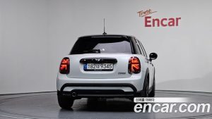 Mini Cooper 5Door CLASSIC 2024 года из Южной Кореи