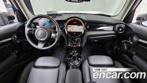 Mini Cooper 5Door CLASSIC 2024 года из Южной Кореи