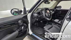 Mini Cooper 5Door CLASSIC 2024 года из Южной Кореи