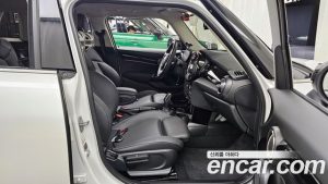 Mini Cooper 5Door CLASSIC 2024 года из Южной Кореи