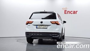 Volkswagen Tiguan 2.0 TSI Prestige 2023 года из Южной Кореи