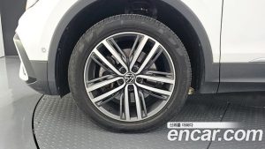 Volkswagen Tiguan 2.0 TSI Prestige 2023 года из Южной Кореи
