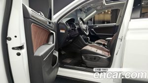 Volkswagen Tiguan 2.0 TSI Prestige 2023 года из Южной Кореи