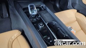 Volvo XC60 B5 Ultra Bright 2025 года из Южной Кореи