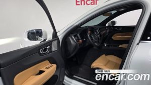 Volvo XC60 B5 Ultra Bright 2025 года из Южной Кореи