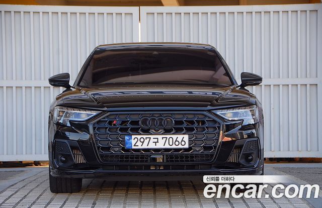 Audi S8 4.0 TFSI 4WD LWB 2023 года из Кореи