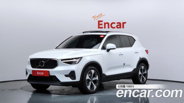 Volvo XC40 B4 ULTIMATE Bright 2023 года из Кореи