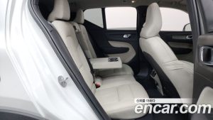 Volvo XC40 B4 ULTIMATE Bright 2023 года из Южной Кореи