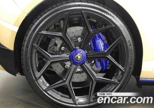 Lamborghini Huracan LP640-4 EVO SPYDER 2023 года из Южной Кореи