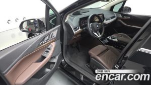 BMW 2-Series 220i Luxury 2024 года из Южной Кореи