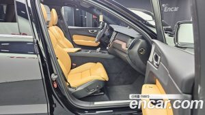 Volvo XC60 B5 Ultra Bright 2025 года из Южной Кореи