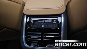Volvo XC60 B5 Ultra Bright 2025 года из Южной Кореи