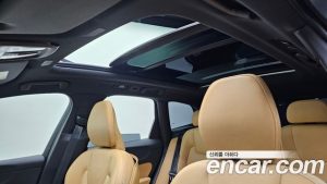 Volvo XC60 B5 Ultra Bright 2025 года из Южной Кореи