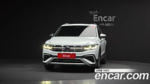 Volkswagen Tiguan 2.0 TSI Prestige 2023 года из Южной Кореи