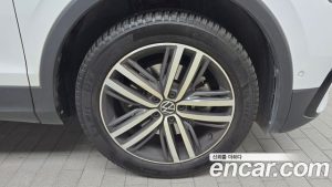 Volkswagen Tiguan 2.0 TSI Prestige 2023 года из Южной Кореи