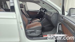 Volkswagen Tiguan 2.0 TSI Prestige 2023 года из Южной Кореи