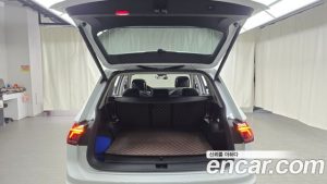 Volkswagen Tiguan 2.0 TSI Prestige 2023 года из Южной Кореи