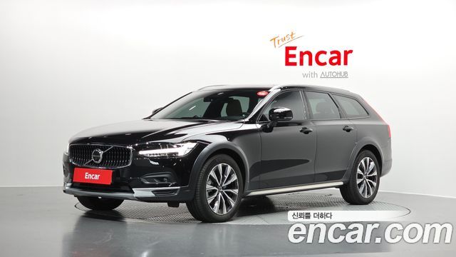 Volvo V90 B5 ULTIMATE AWD 2023 года из Кореи
