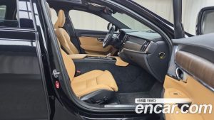 Volvo V90 B5 ULTIMATE AWD 2023 года из Южной Кореи