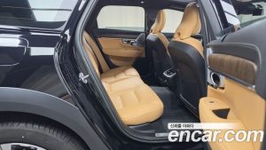 Volvo V90 B5 ULTIMATE AWD 2023 года из Южной Кореи